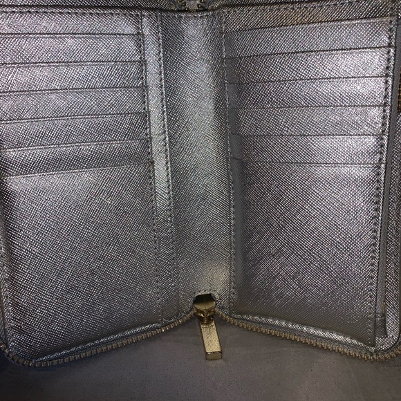 Tory Burch wallet - Picture 3 of 4